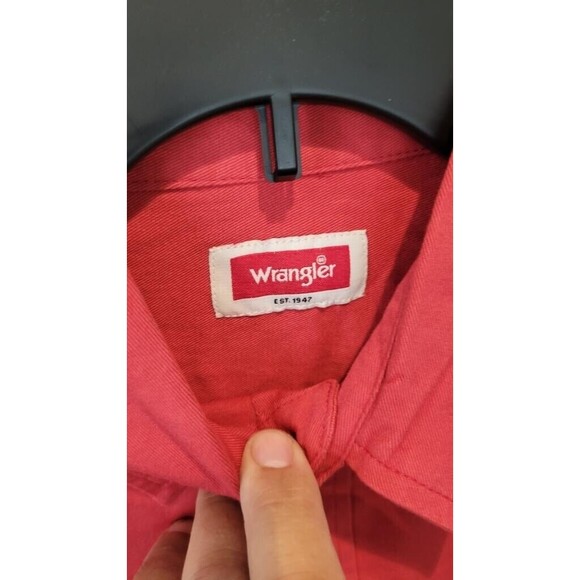 WRANGLER MEN’S SHORT SLEEVE BUTTON DOWN SHIRT Solid RED MENS SMALL - Picture 3 of 4